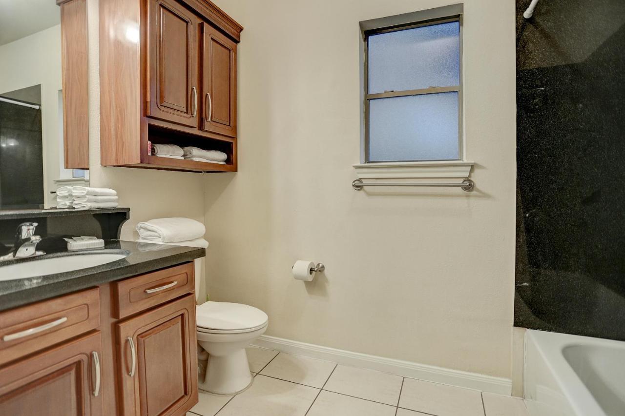 Villa Laverne 3 Bedroom Suite Furnished Condos Houston Eksteriør bilde
